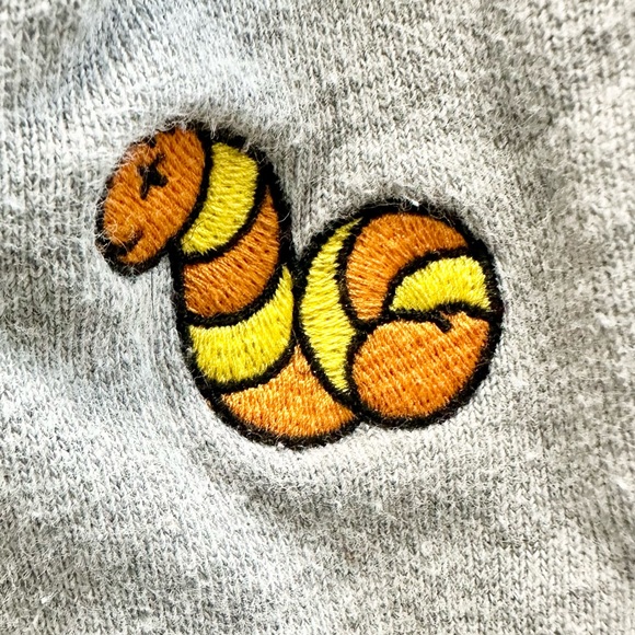 Limited Edition Uniqlo KAWS Sesame Street Unisex Grey Graphic Sweatshirt - Picture 11 of 11